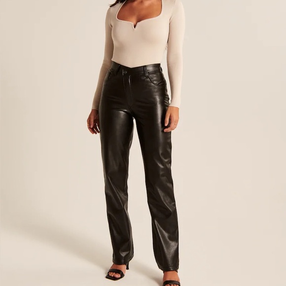 Abercrombie & Fitch Denim - Curve Love Criss-Cross Waistband
Vegan Leather 90s Straight Pants